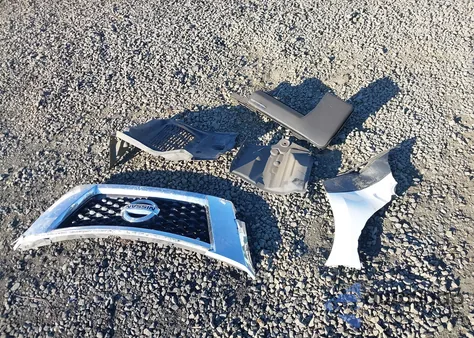 2014 Nissan Pathfinder S z USA, uszkodzony, nr VIN 5N1AR2MN3EC734872